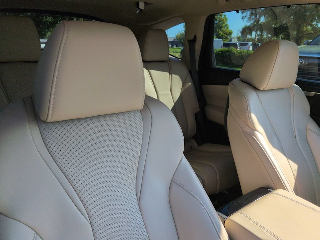 Thumbnail: 2023 Acura MDX - 9