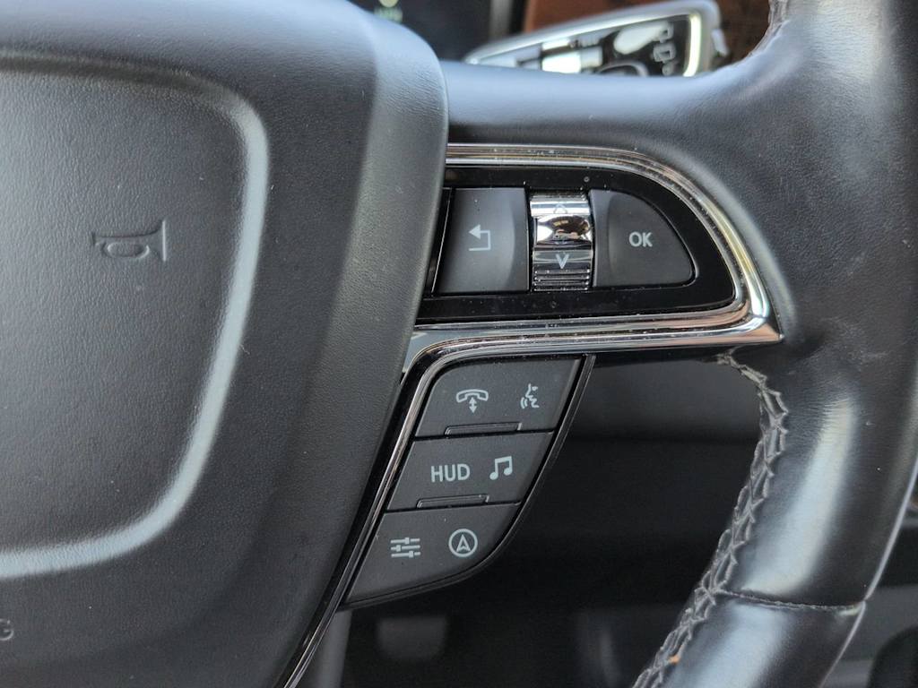 Thumbnail: 2022 Lincoln Navigator L - 29
