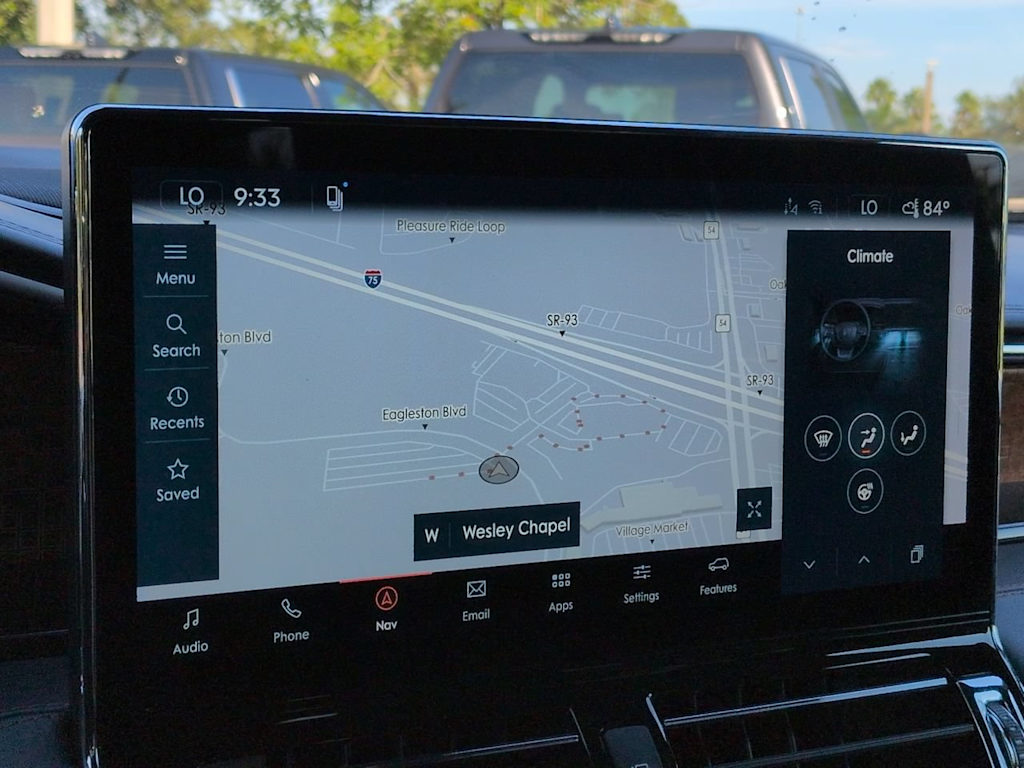 Thumbnail: 2022 Lincoln Navigator L - 24