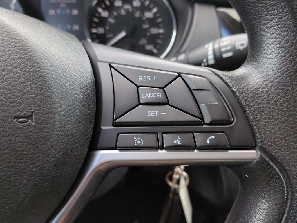Thumbnail: 2018 Nissan Rogue - 25