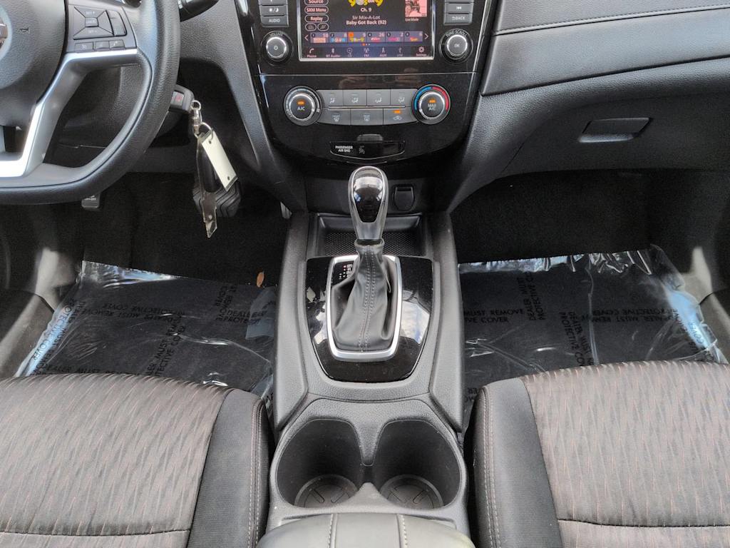 Thumbnail: 2018 Nissan Rogue - 14