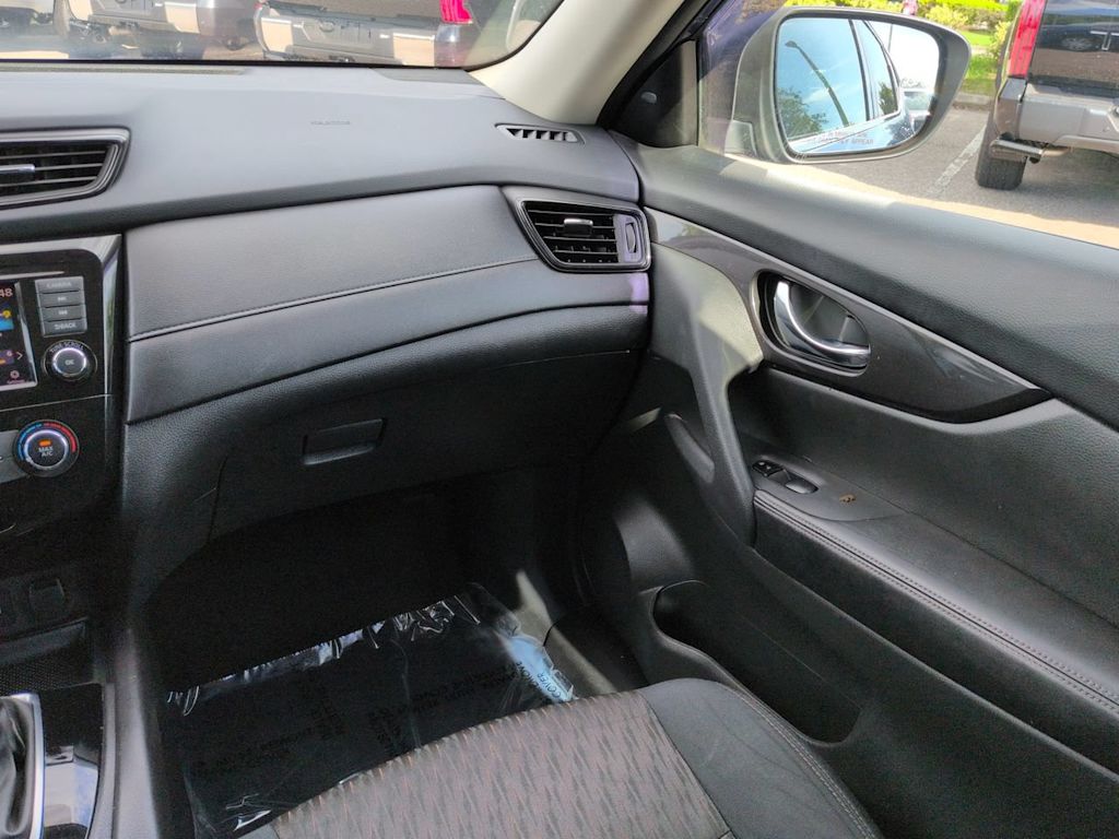 Thumbnail: 2018 Nissan Rogue - 21
