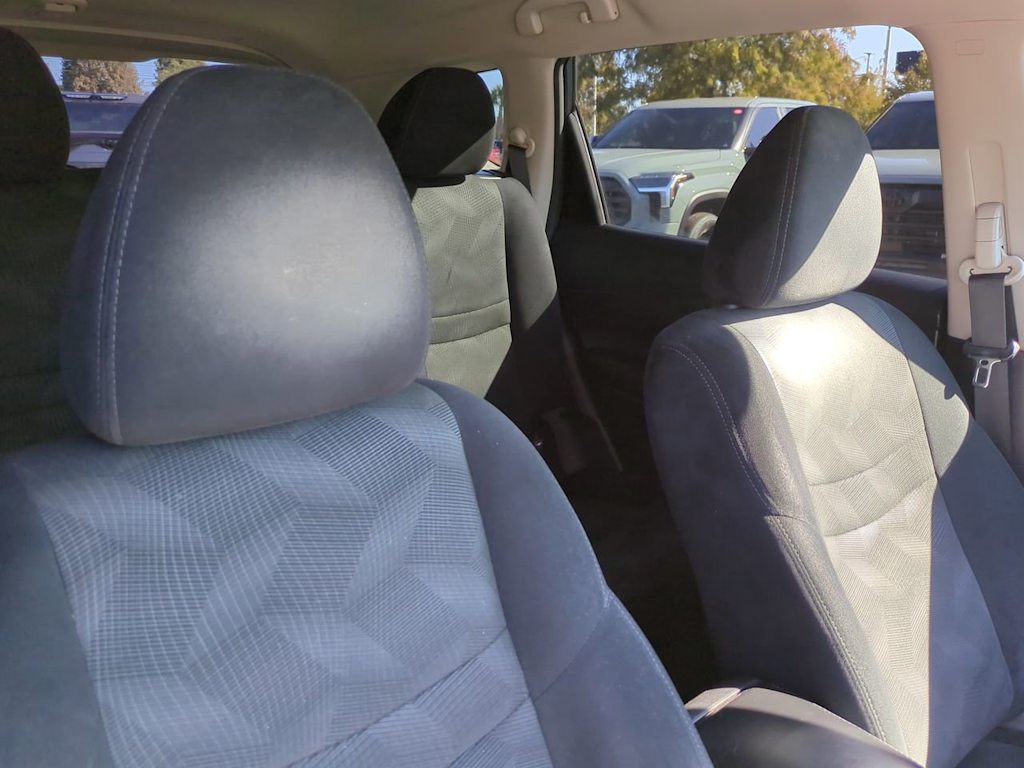 Thumbnail: 2015 Nissan Rogue - 9