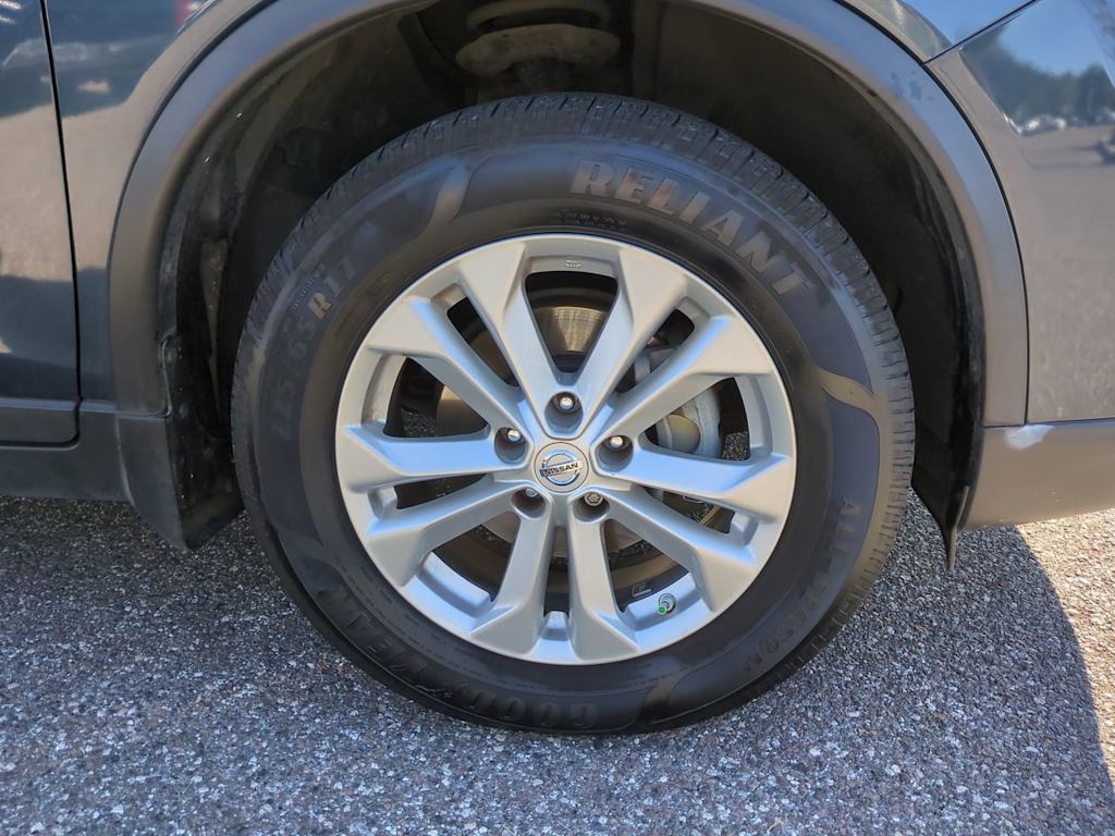 Thumbnail: 2015 Nissan Rogue - 7