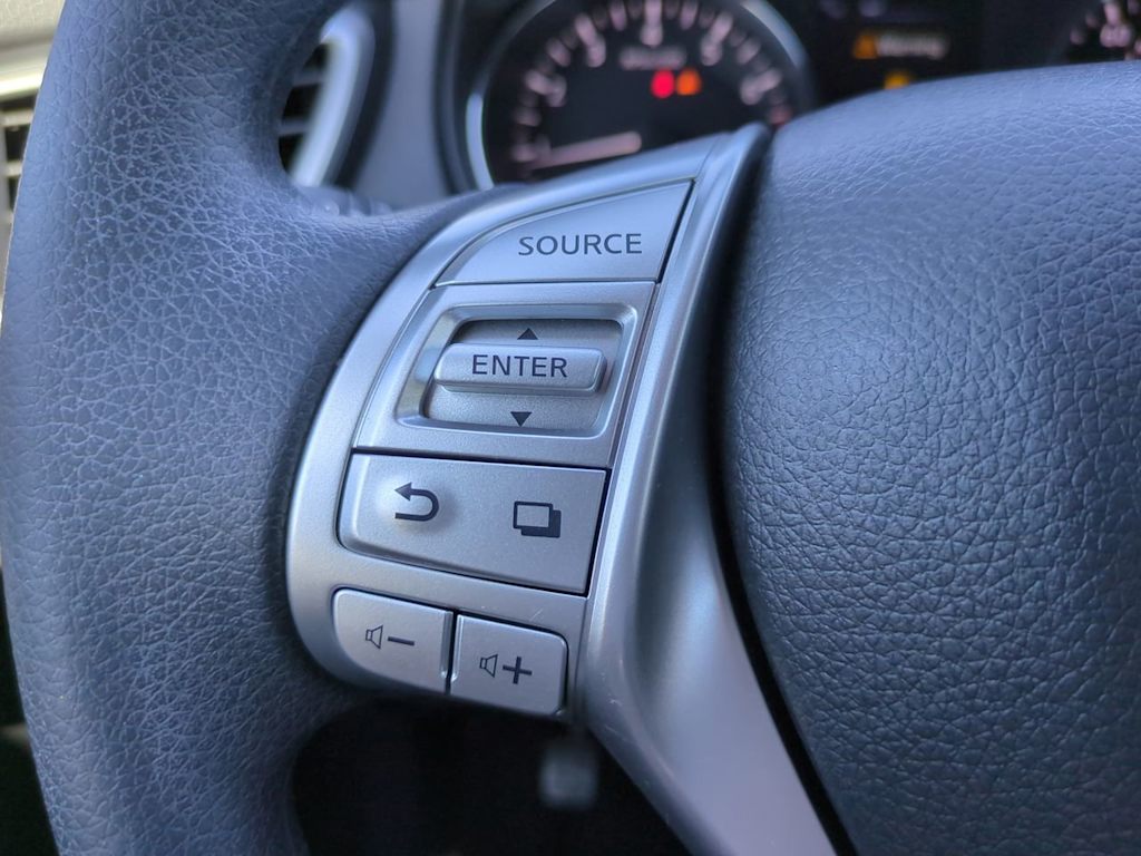 Thumbnail: 2015 Nissan Rogue - 26