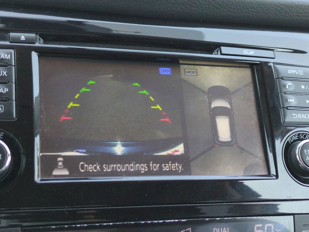 Thumbnail: 2015 Nissan Rogue - 21