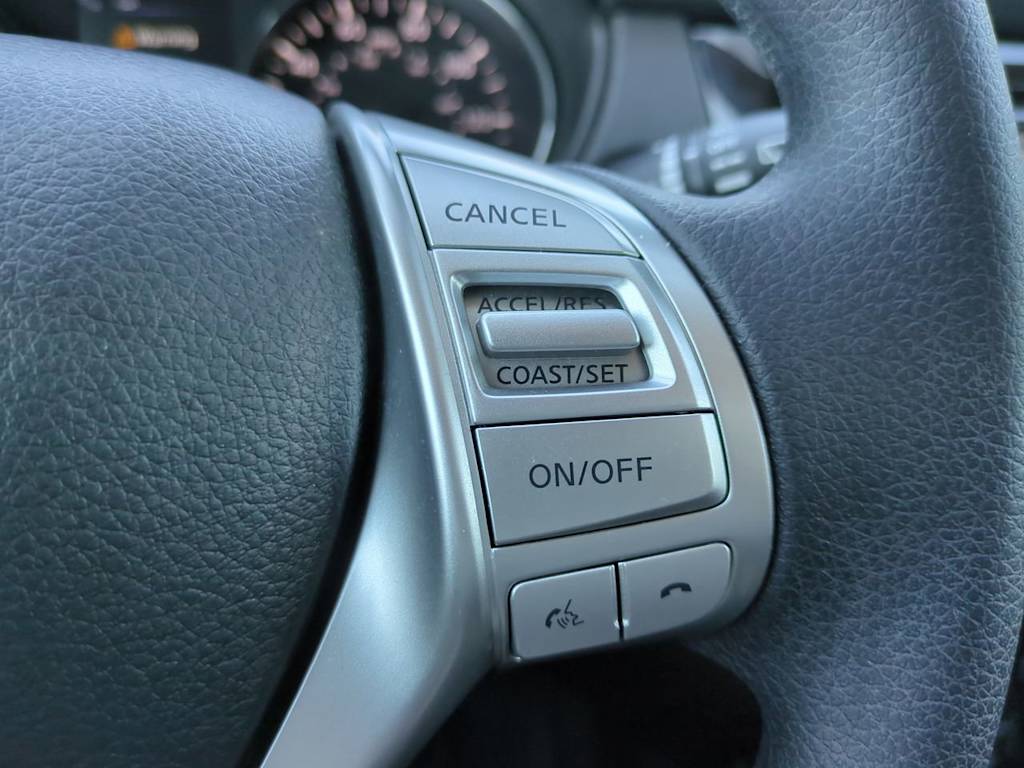 Thumbnail: 2015 Nissan Rogue - 27