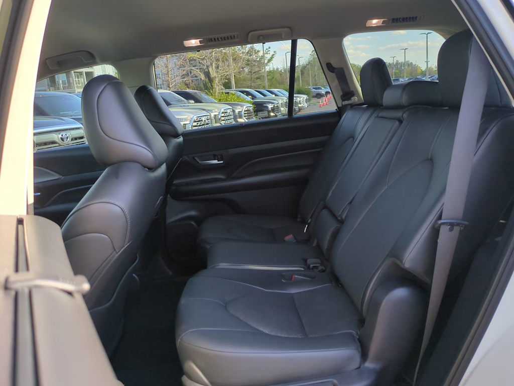 Thumbnail: 2024 Toyota Grand Highlander - 20