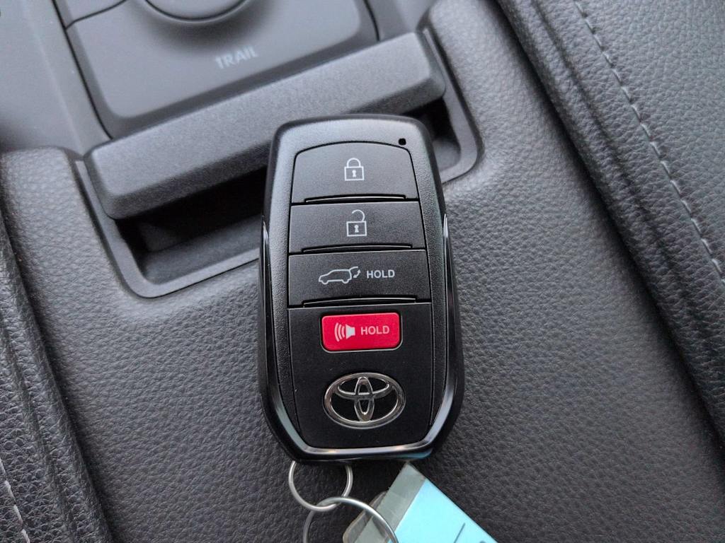Thumbnail: 2026 Toyota Grand Highlander - 15