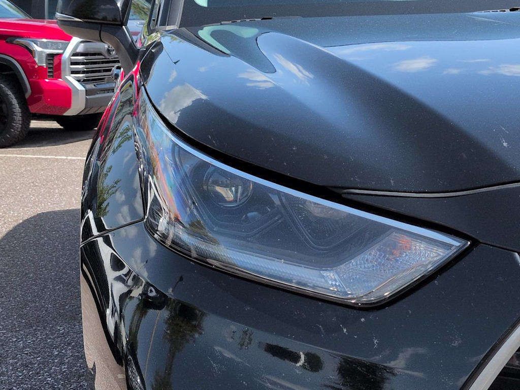 Thumbnail: 2021 Toyota Highlander - 18