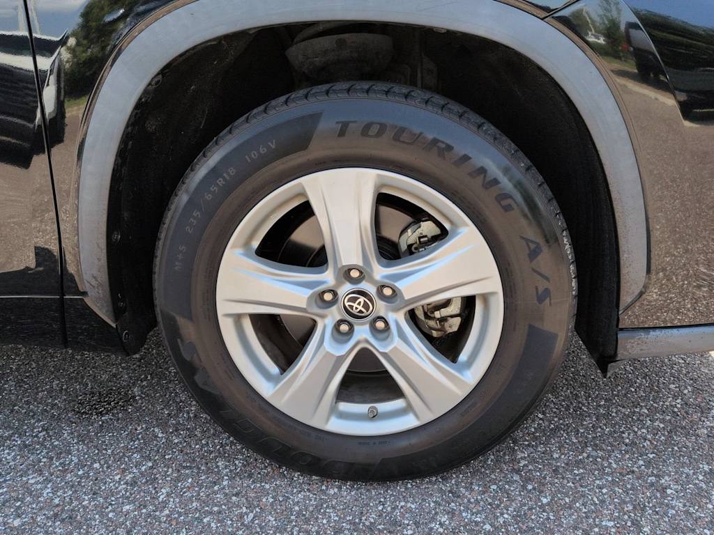 Thumbnail: 2021 Toyota Highlander - 7