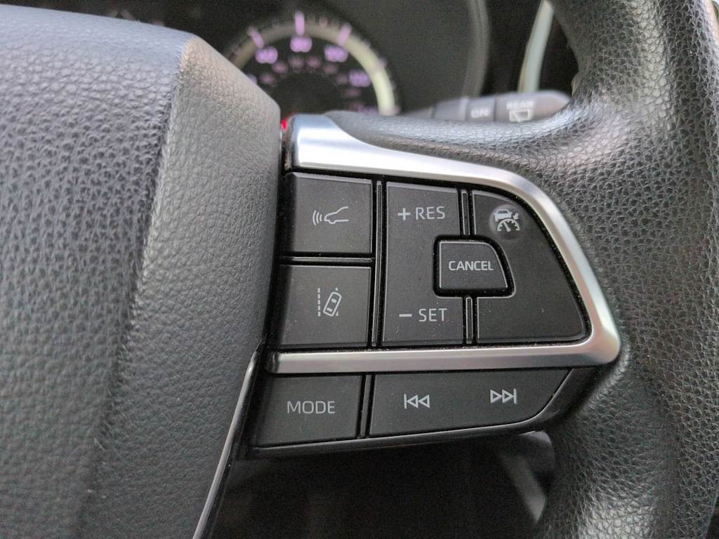 Thumbnail: 2021 Toyota Highlander - 26