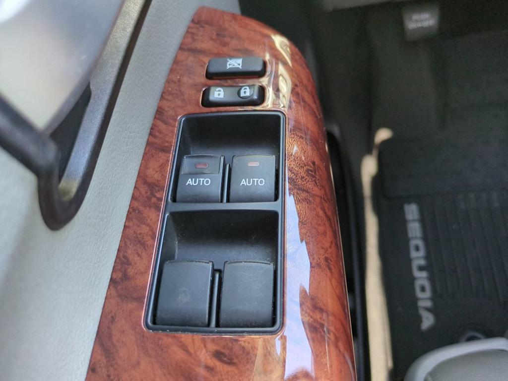 Thumbnail: 2018 Toyota Sequoia - 27