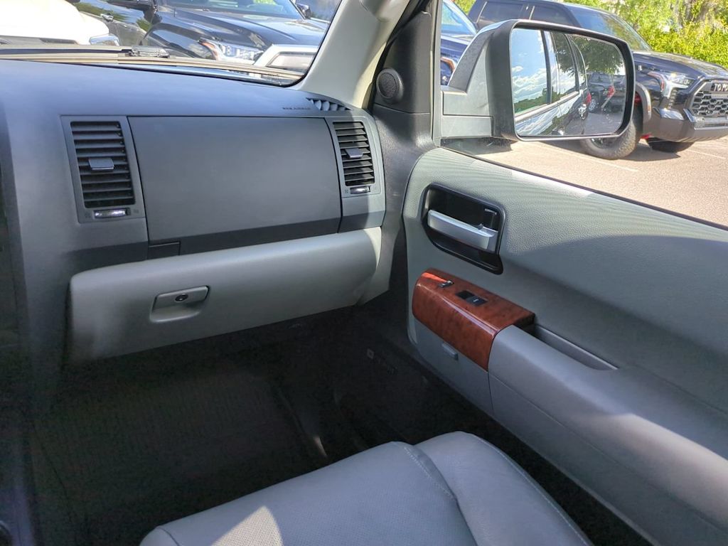 Thumbnail: 2018 Toyota Sequoia - 21