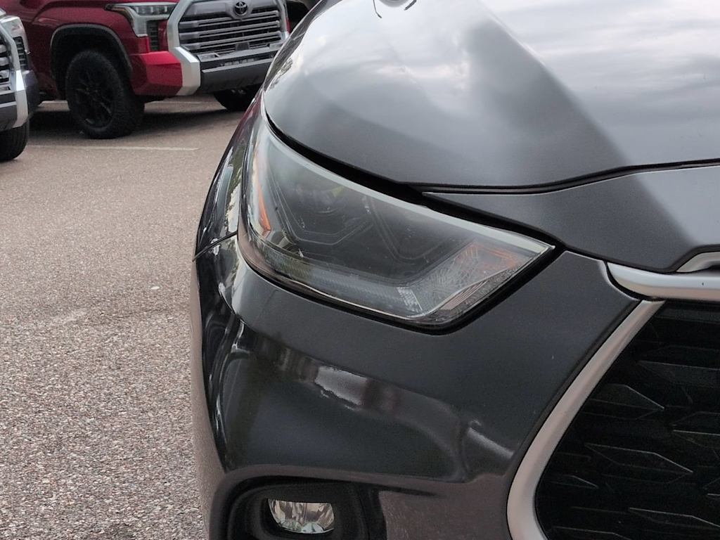 Thumbnail: 2021 Toyota Highlander - 18