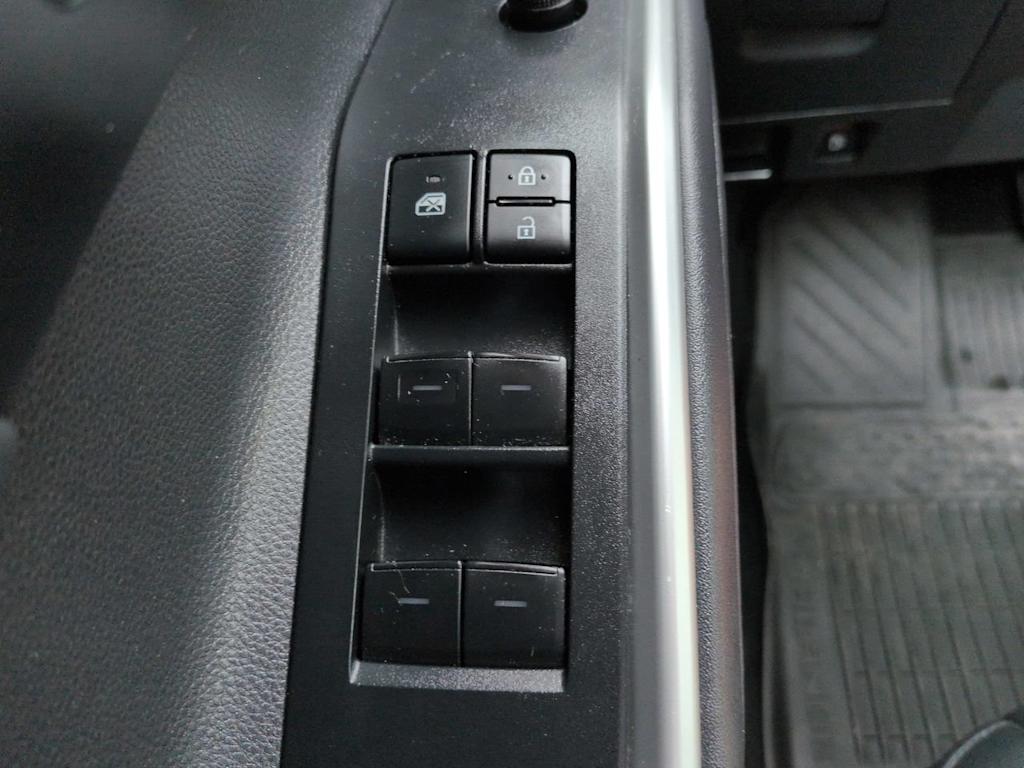 Thumbnail: 2021 Toyota Highlander - 26