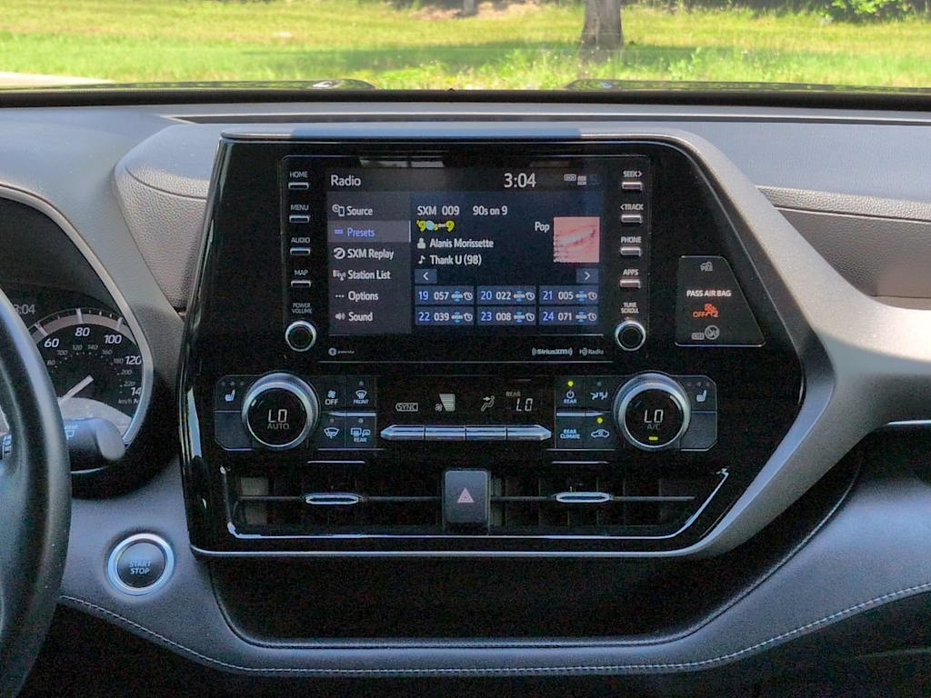 Thumbnail: 2021 Toyota Highlander - 13