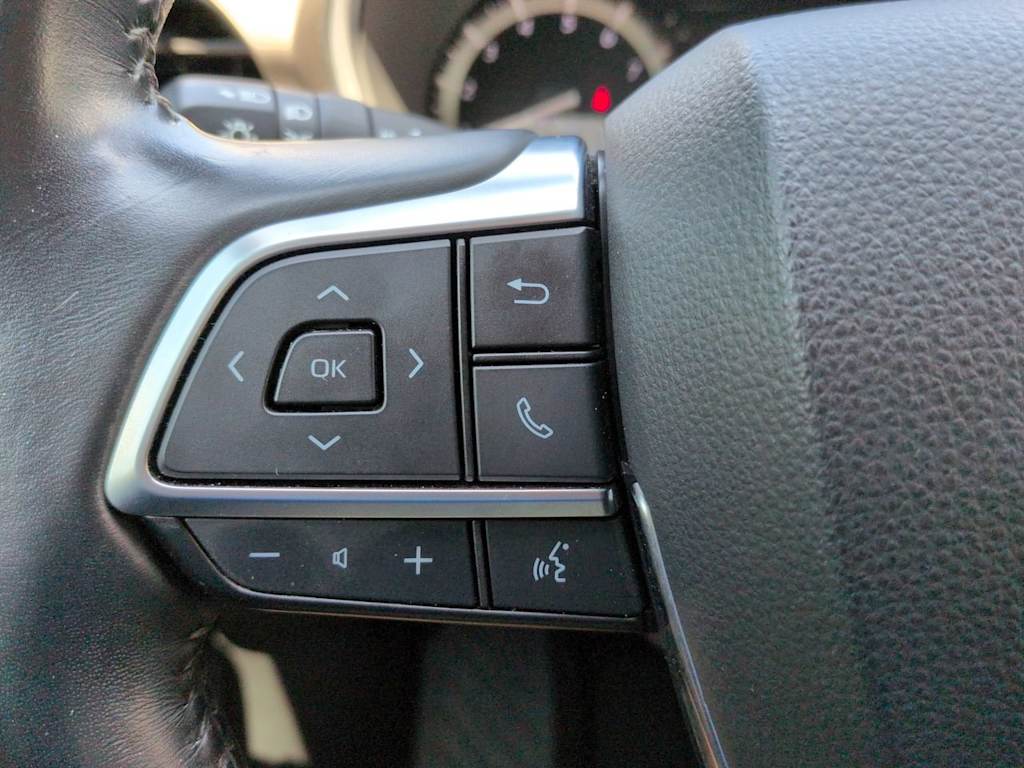 Thumbnail: 2021 Toyota Highlander - 27