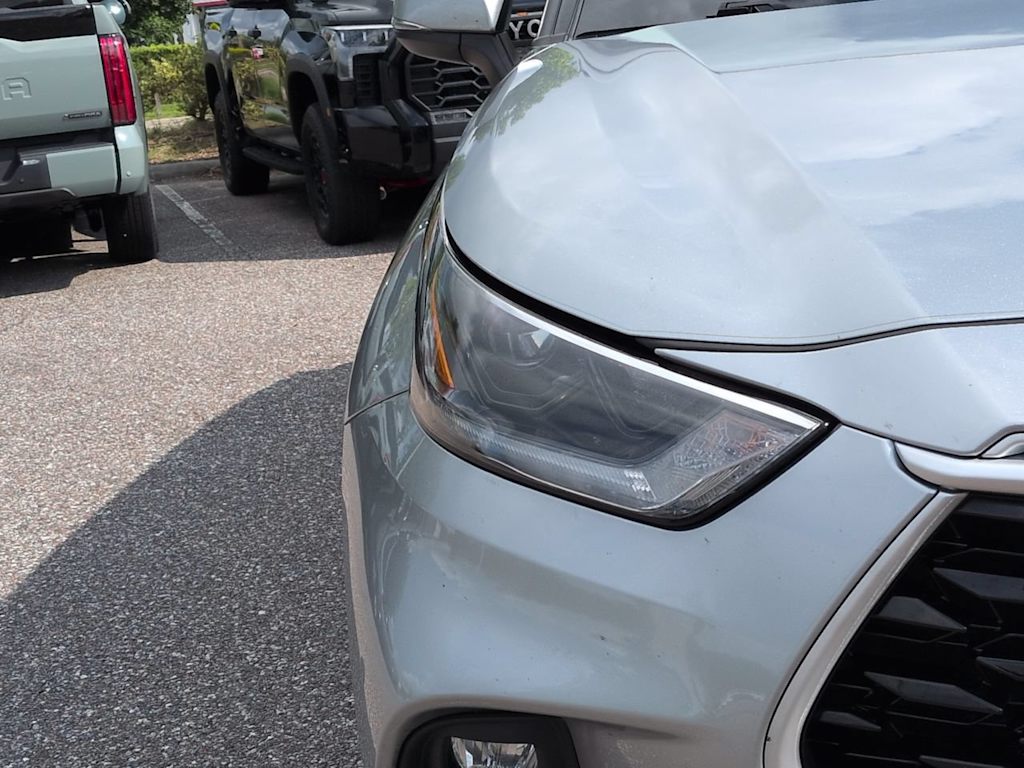 Thumbnail: 2021 Toyota Highlander - 18