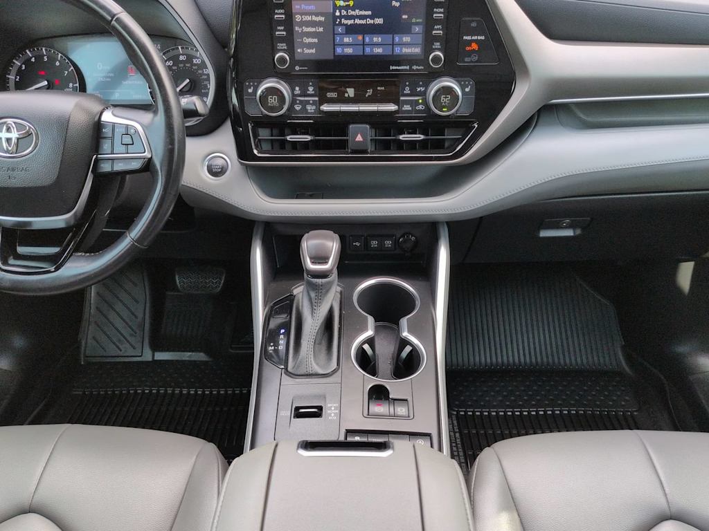 Thumbnail: 2021 Toyota Highlander - 12