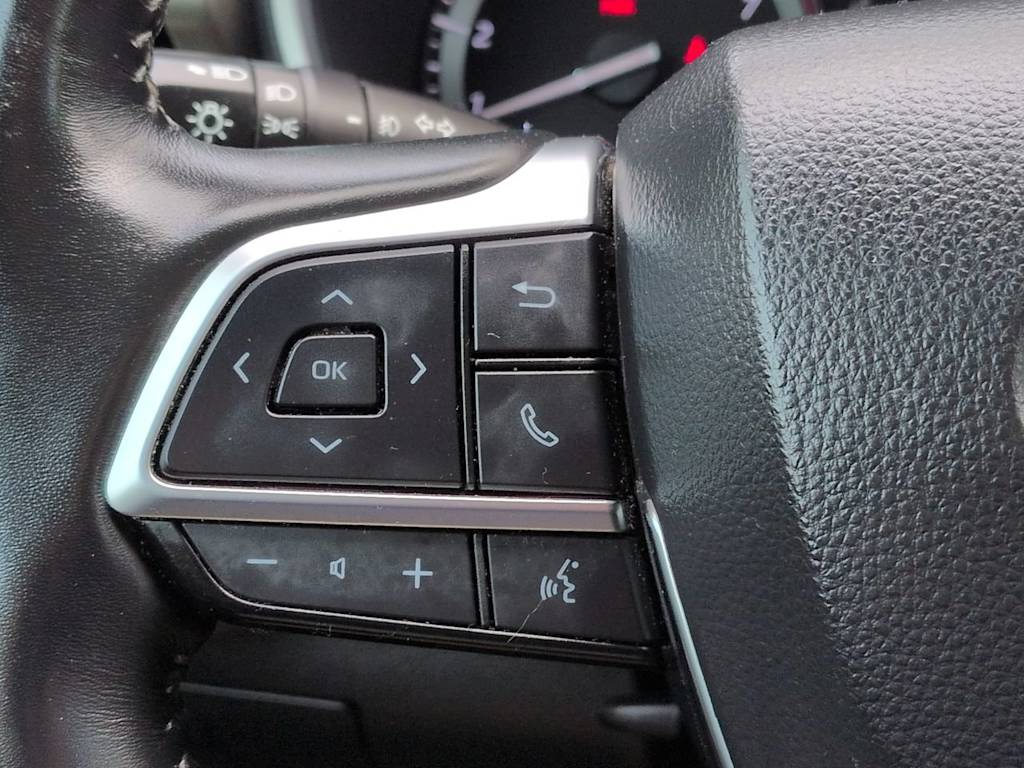 Thumbnail: 2021 Toyota Highlander - 27