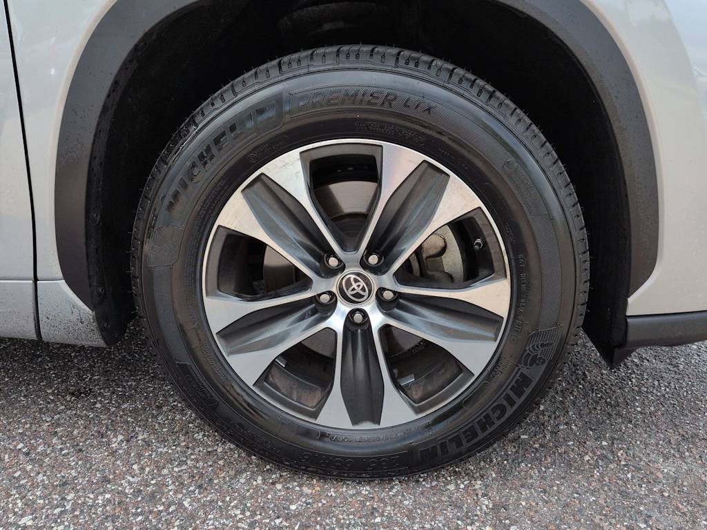 Thumbnail: 2021 Toyota Highlander - 7