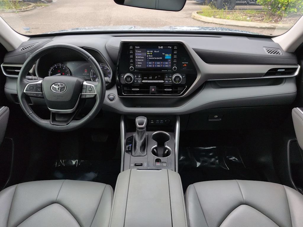 Thumbnail: 2022 Toyota Highlander - 2