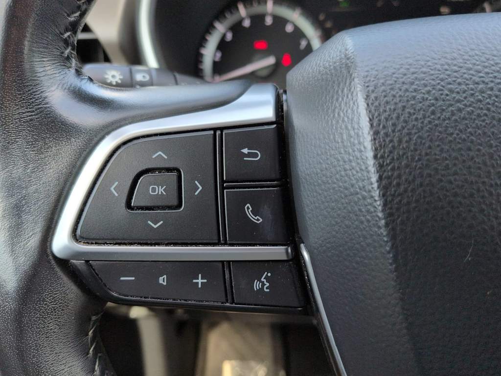 Thumbnail: 2021 Toyota Highlander - 27