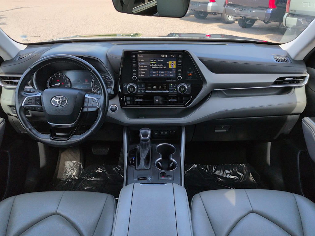 Thumbnail: 2021 Toyota Highlander - 2