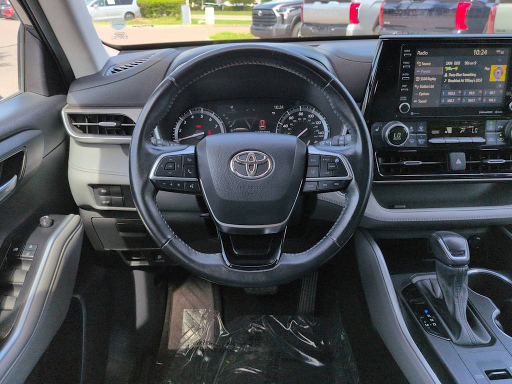 Thumbnail: 2021 Toyota Highlander - 9