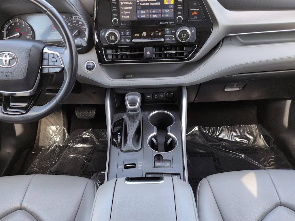 Thumbnail: 2021 Toyota Highlander - 13