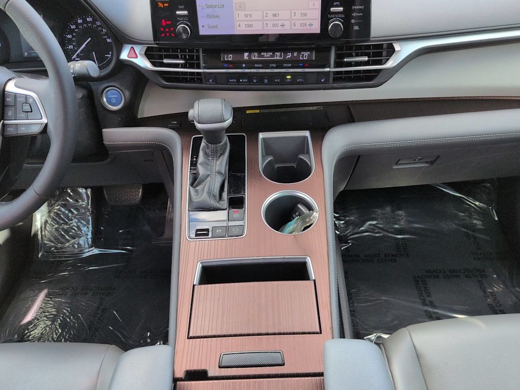 Thumbnail: 2021 Toyota Sienna - 13