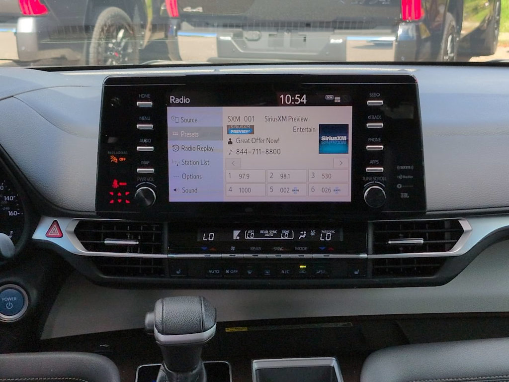 Thumbnail: 2021 Toyota Sienna - 12