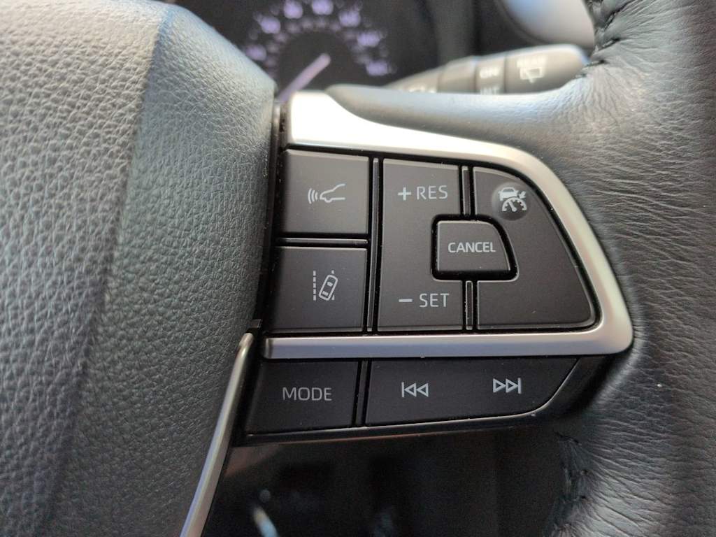 Thumbnail: 2021 Toyota Sienna - 28