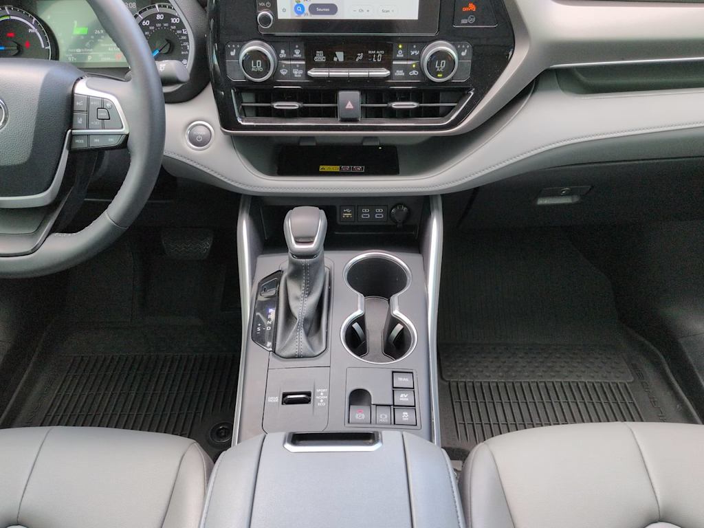 Thumbnail: 2025 Toyota Highlander - 12