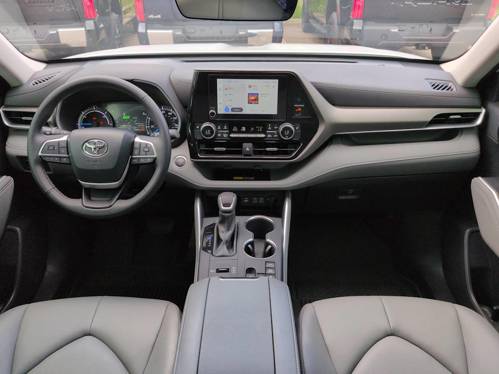 Thumbnail: 2025 Toyota Highlander - 2