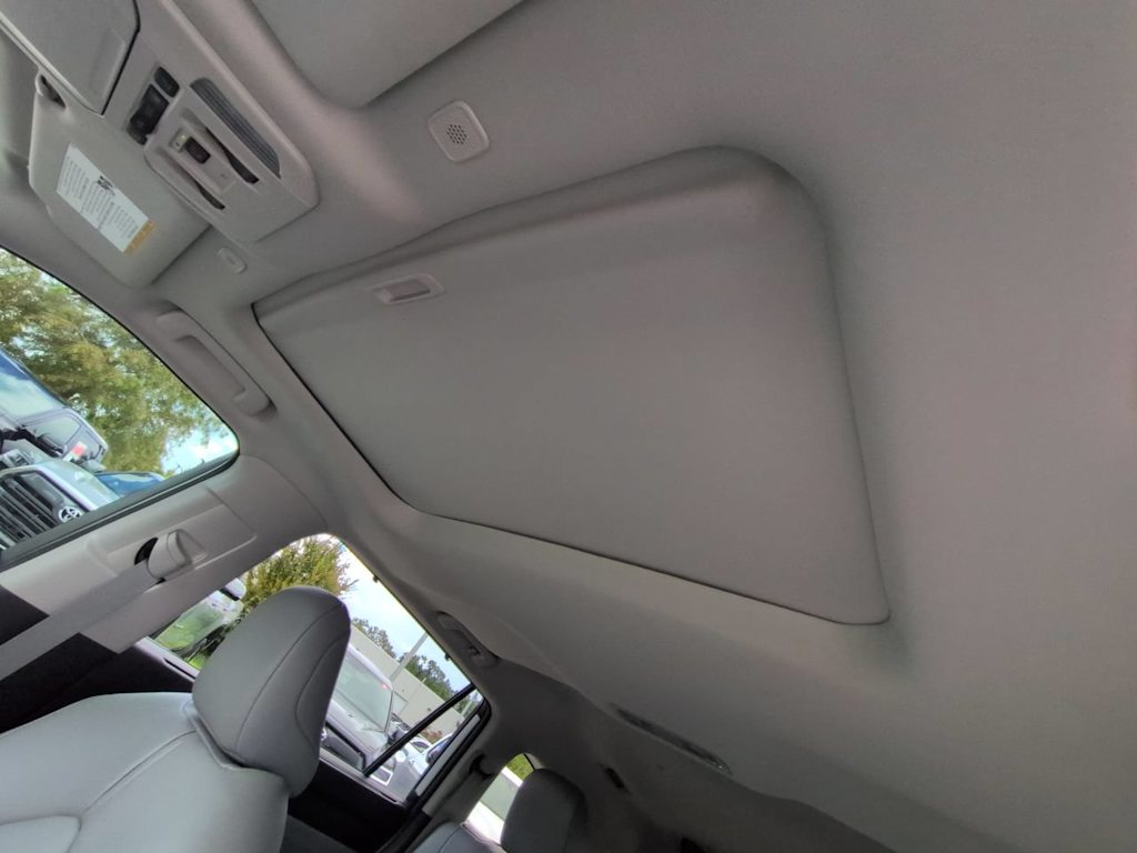 Thumbnail: 2025 Toyota Highlander - 16