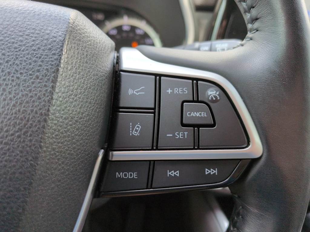 Thumbnail: 2023 Toyota Highlander - 27