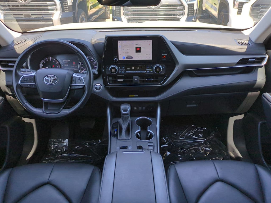 Thumbnail: 2023 Toyota Highlander - 2