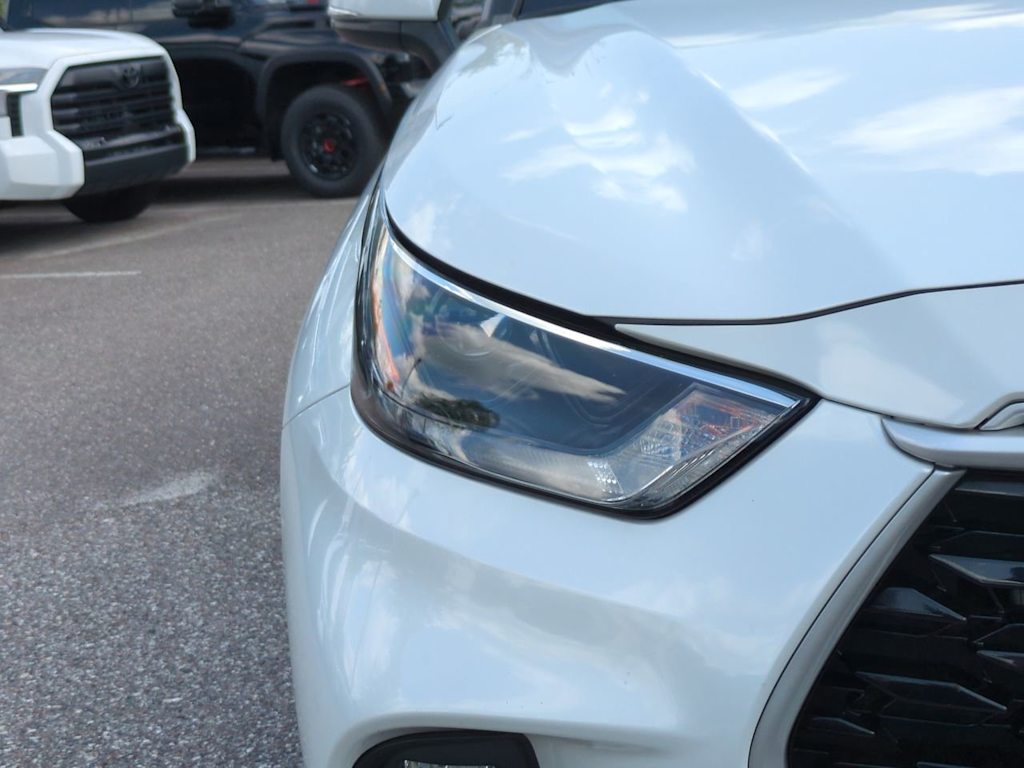 Thumbnail: 2023 Toyota Highlander - 18