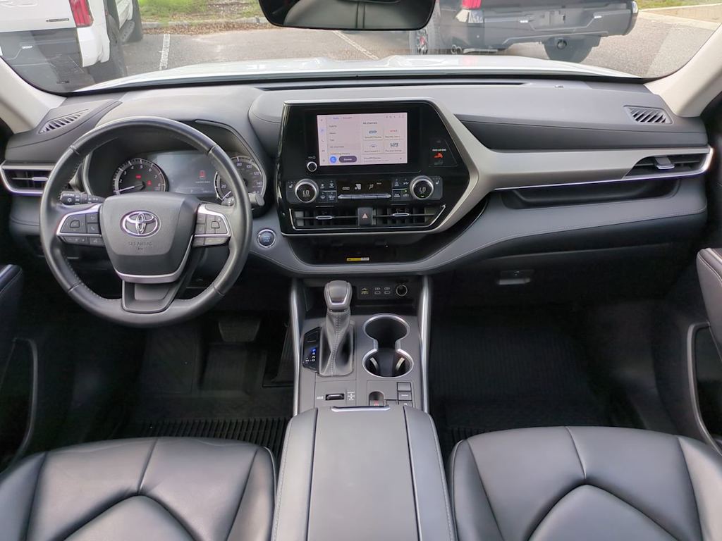 Thumbnail: 2023 Toyota Highlander - 2