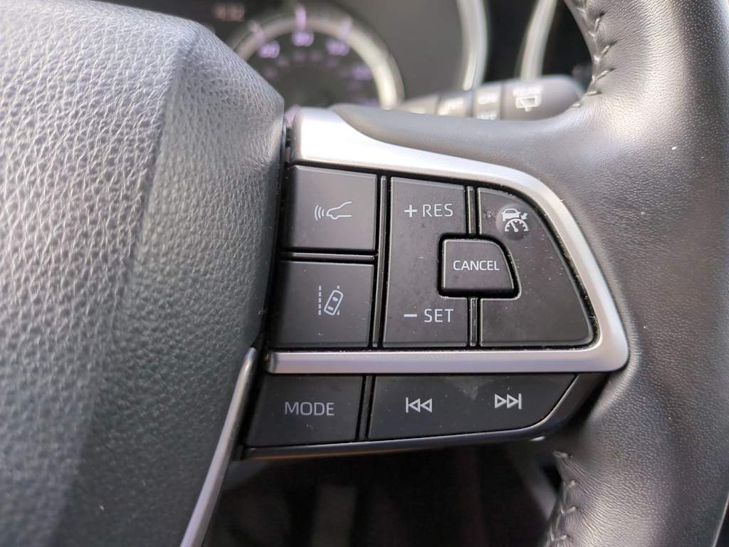 Thumbnail: 2023 Toyota Highlander - 28