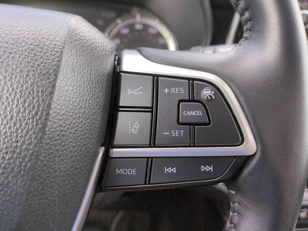 Thumbnail: 2023 Toyota Highlander - 26
