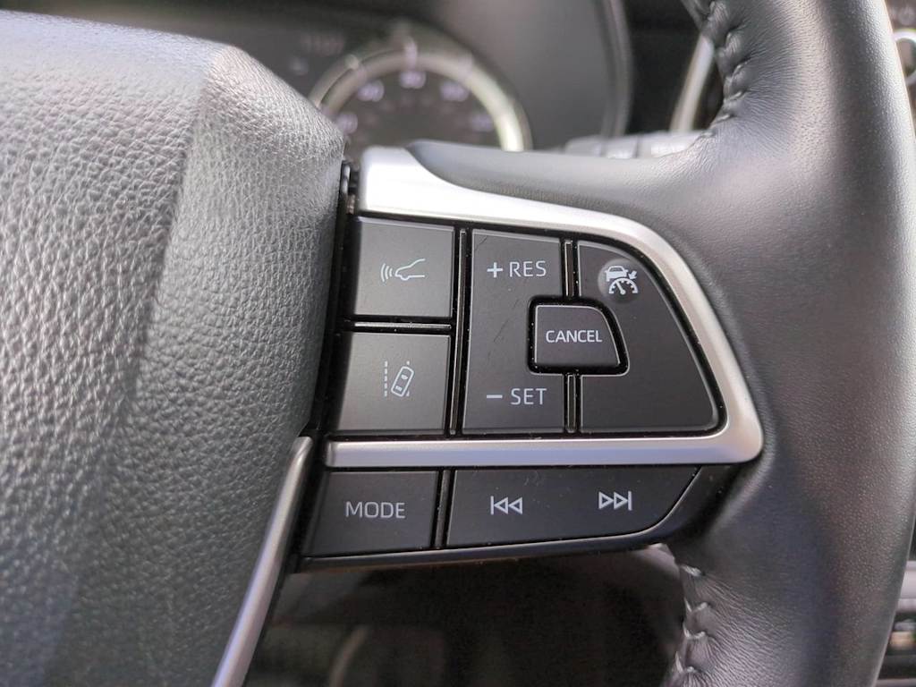 Thumbnail: 2023 Toyota Highlander - 26