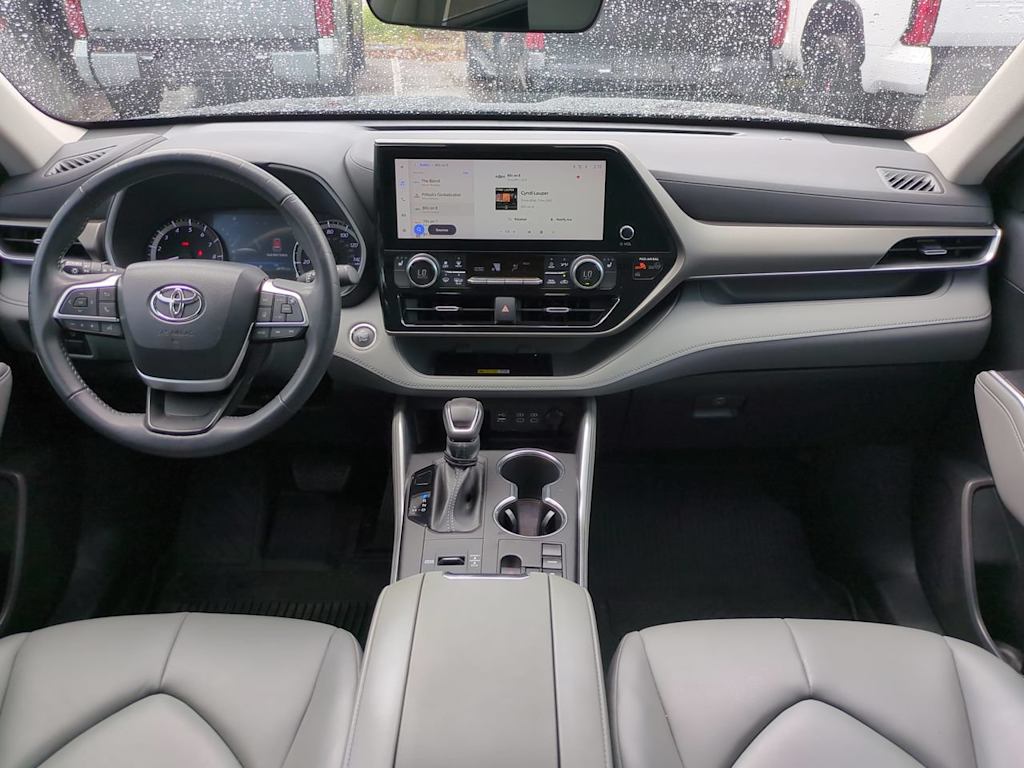 Thumbnail: 2023 Toyota Highlander - 2