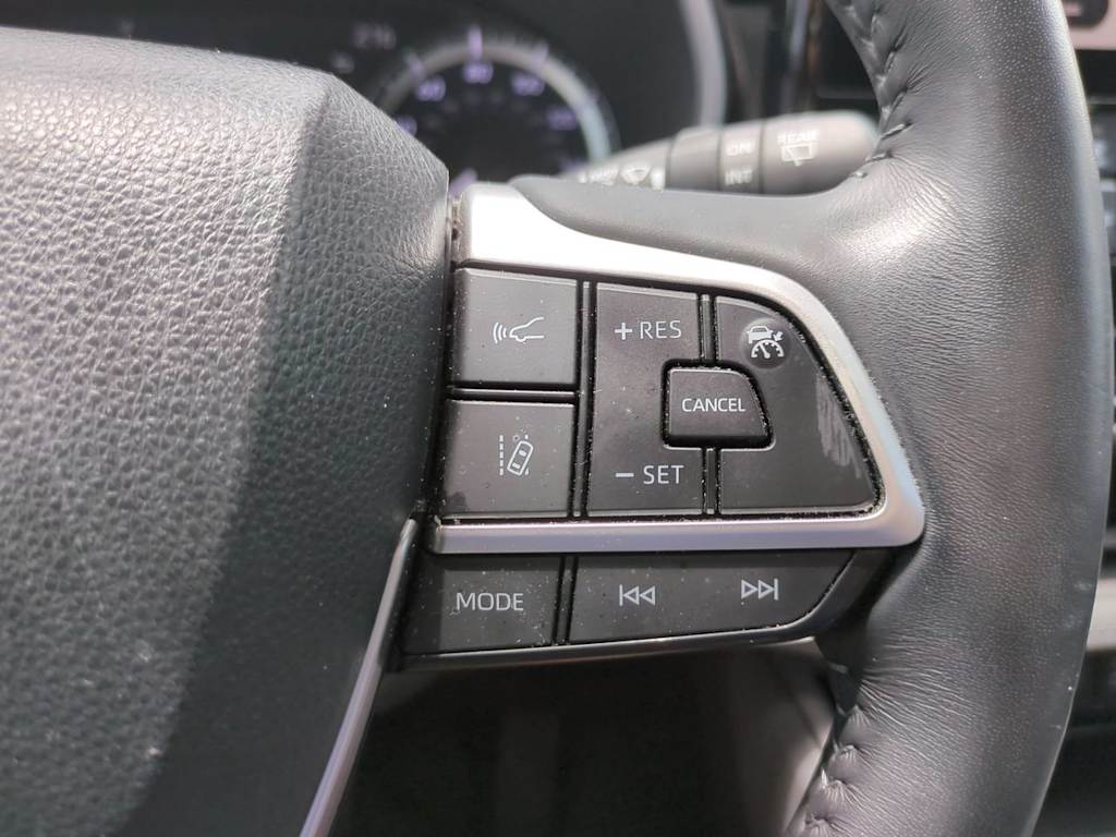 Thumbnail: 2023 Toyota Highlander - 26
