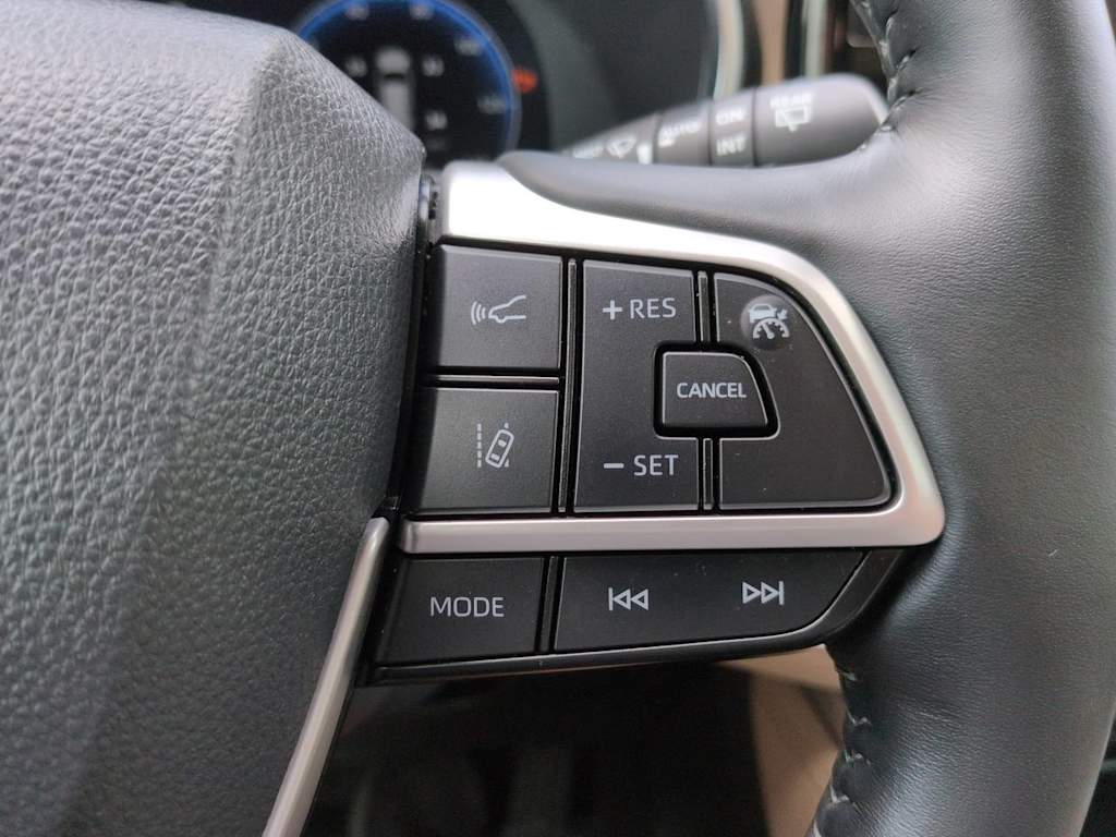 Thumbnail: 2023 Toyota Highlander - 28