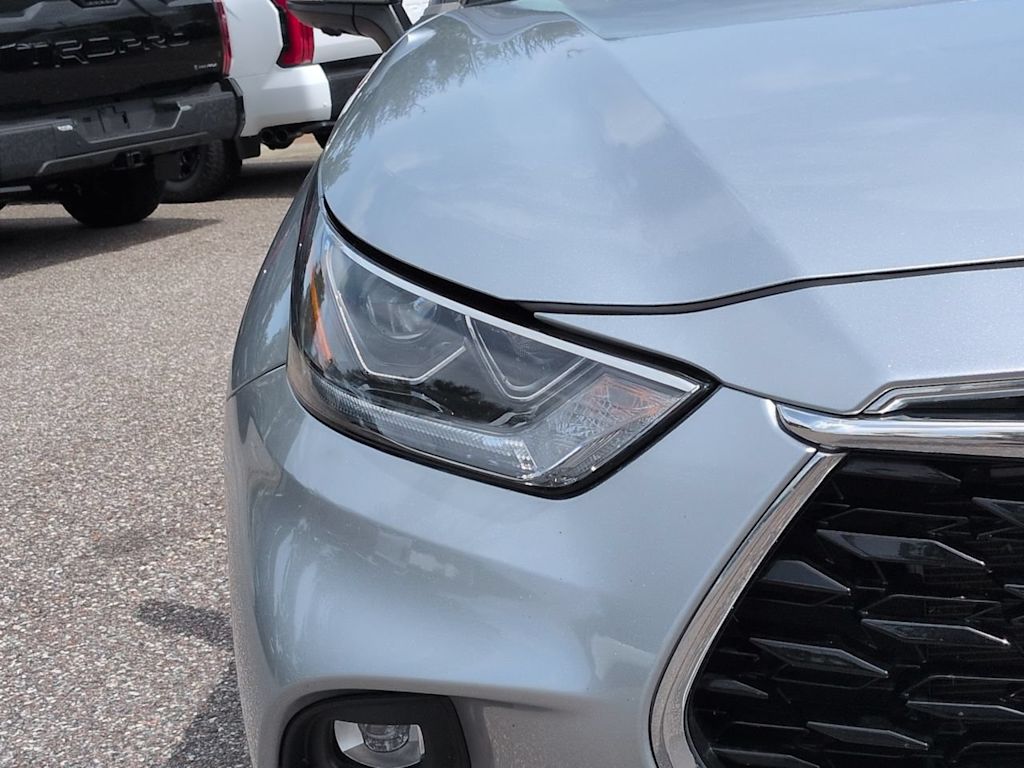 Thumbnail: 2023 Toyota Highlander - 18