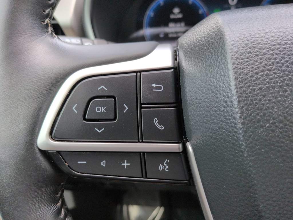 Thumbnail: 2023 Toyota Highlander - 27
