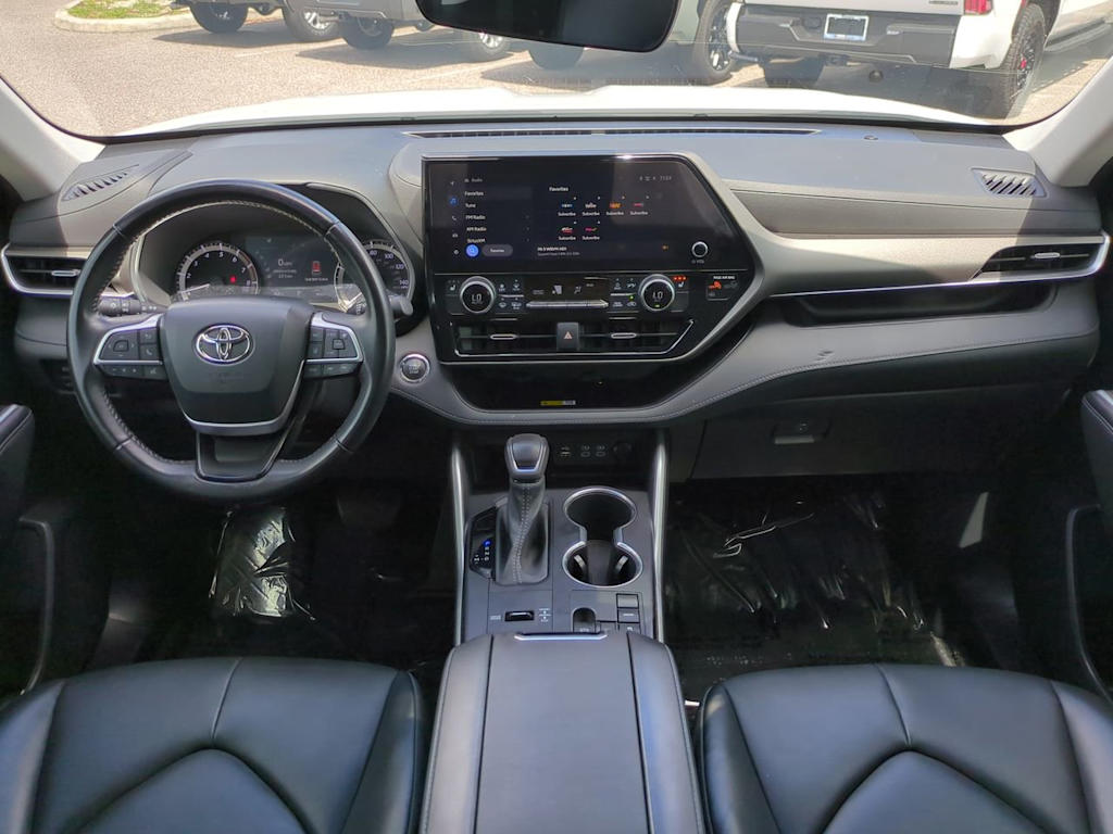 Thumbnail: 2023 Toyota Highlander - 2